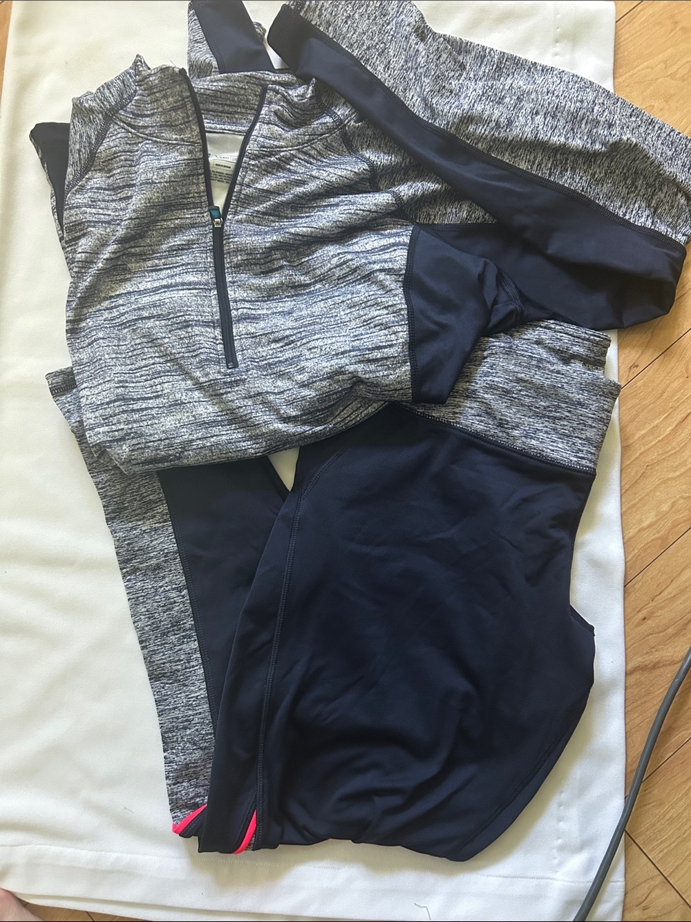 Tek Gear  Heathered Gray and Black Athletic Zip Top & Leggings Set